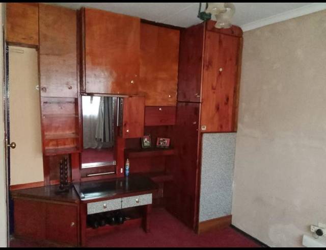 2 BEDROOM HOUSE FOR SALE IN HOSPITAL VIEW